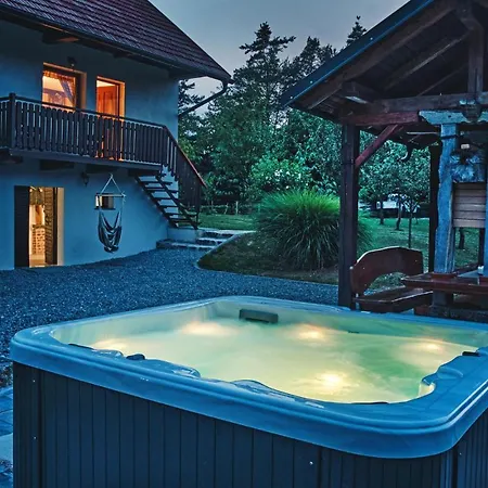 شقة Beautiful In With Sauna Mokronog