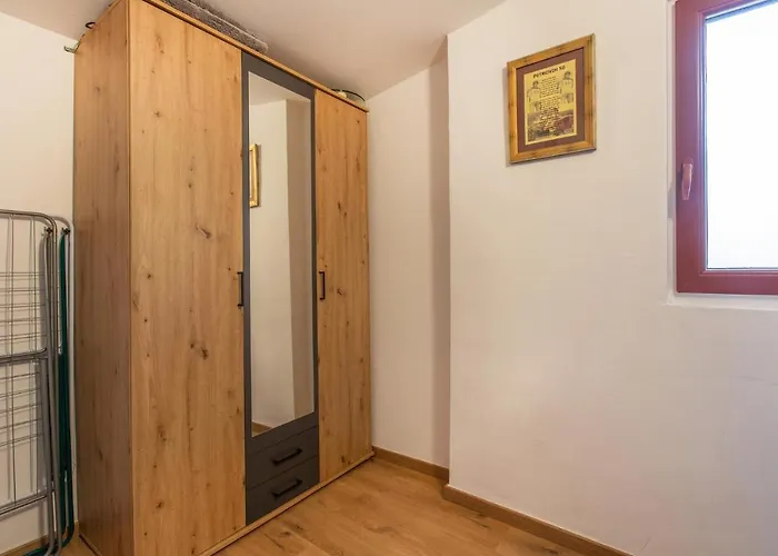 Beautiful In With Sauna דירה